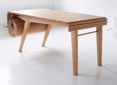 你可以卷起来的木桌设计