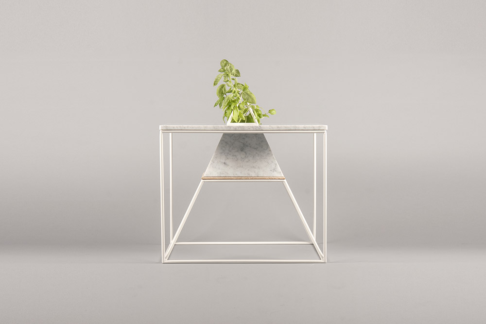 金字塔 + 方体 + 植物 = 茶几