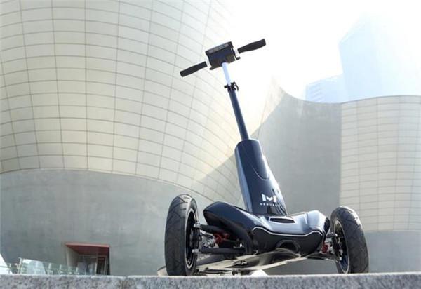 城市代步更安全，超便利折叠电动滑板车来帮你