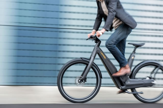 碳纤维电动自行车设计，能源来自车身太阳能