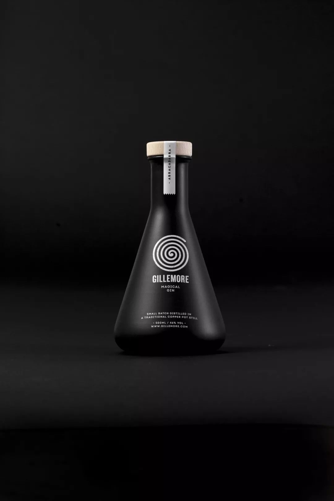 2017年年底 “恒大冰泉”矿泉水瓶型设计大赛|平面|包装|黎T明C雪 - 原创作品 - 站酷 (ZCOOL)